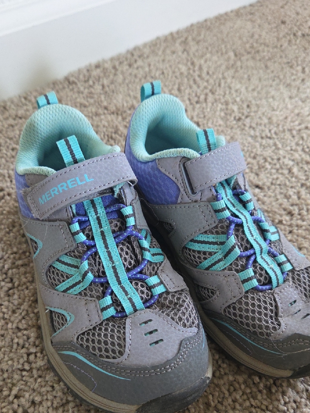 LIKE NEW MERRRLL hiking Shoes Low Cut Size 12 Little Kid